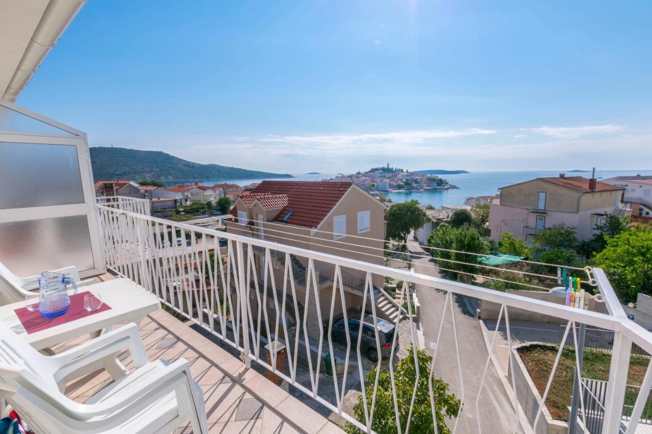 Apartment Nensi Primosten Luaran gambar